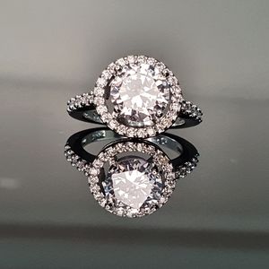 Chic Silver Sparkling Round Diamond Ring
